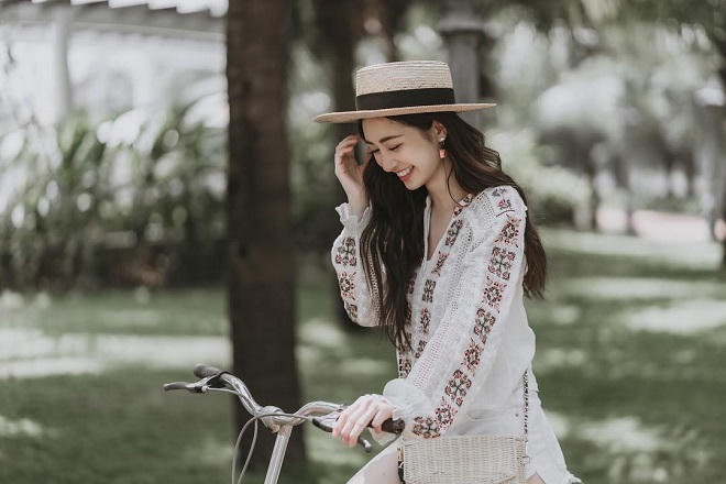 Những kiểu mũ cói nào được sao Việt yêu thích nhất Hè 2018?