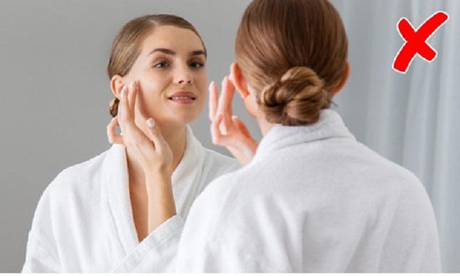 Những thói quen này sẽ hủy hoại nhan sắc của bạn