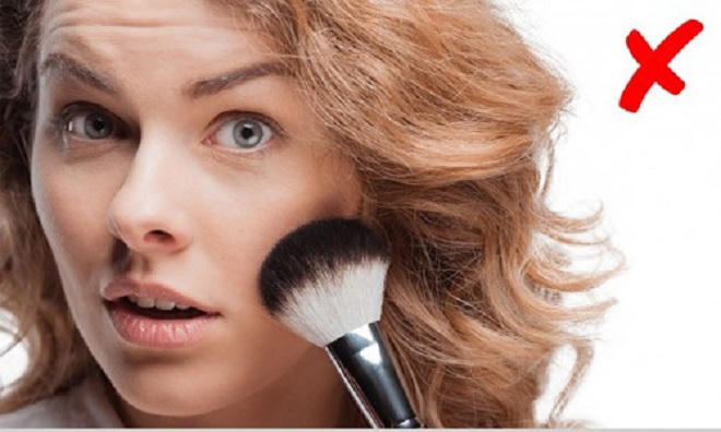 Những thói quen này sẽ hủy hoại nhan sắc của bạn