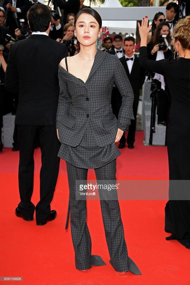 Những ngôi sao phá vỡ nguyên tắc thời trang trên thảm đỏ Cannes