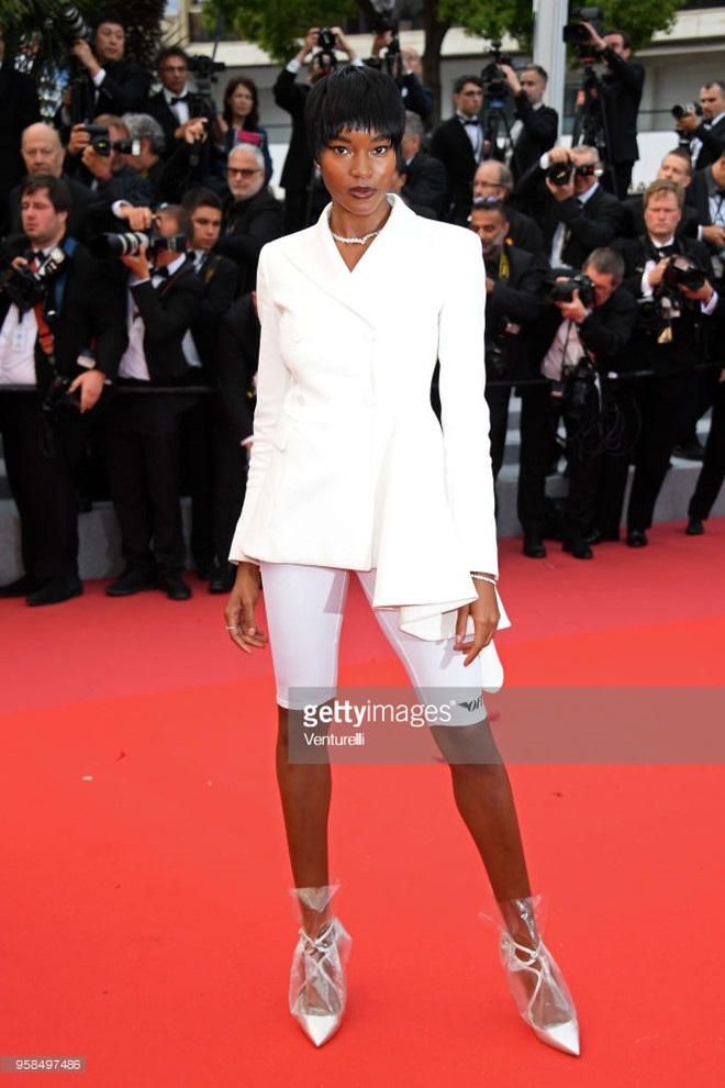 Những ngôi sao phá vỡ nguyên tắc thời trang trên thảm đỏ Cannes