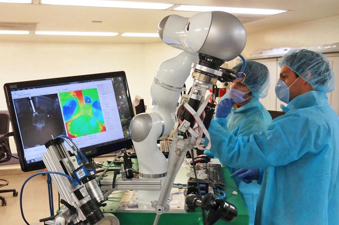 Bước tiến của y tế thế giới: “Bác sĩ robot” trợ giúp bác sĩ thật