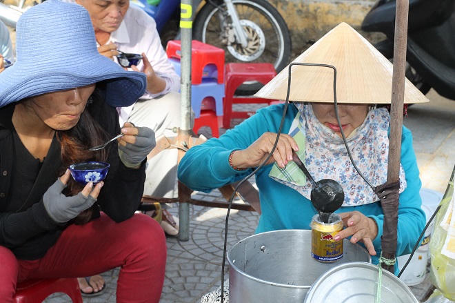 Đời phố, đời nghề của những con người hằng ngày giữ hồn phố Hội