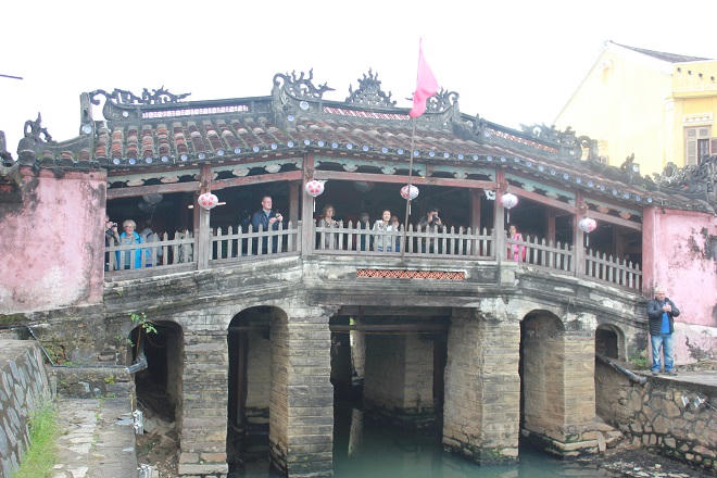 Kỳ thú biểu tượng 'Thần Hầu', 'Linh Cẩu' ở Chùa Cầu Hội An 