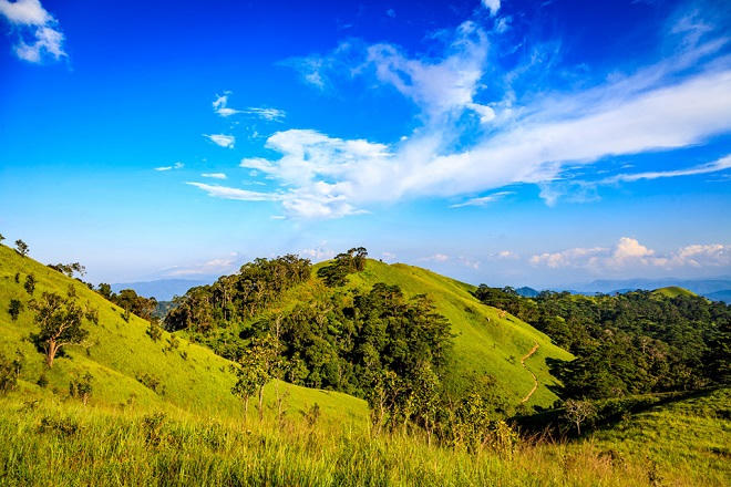 Những cung đường trekking đẹp nhưng nguy hiểm tại Việt Nam