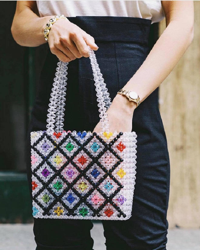 Túi kết cườm khiến tín đồ thời trang thế giới mê đắm