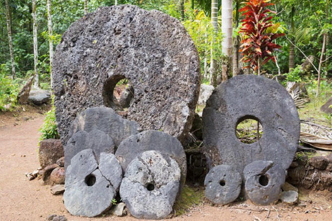 Hòn đảo kỳ lạ sử dụng loại tiền xu khổng lồ nặng tới... 4 tấn