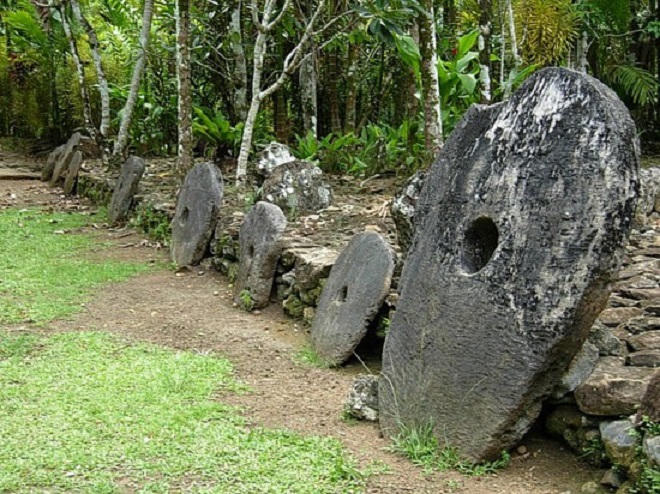 Hòn đảo kỳ lạ sử dụng loại tiền xu khổng lồ nặng tới... 4 tấn