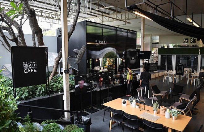 Nơi khách được dự đám tang của chính mình ở Thái Lan