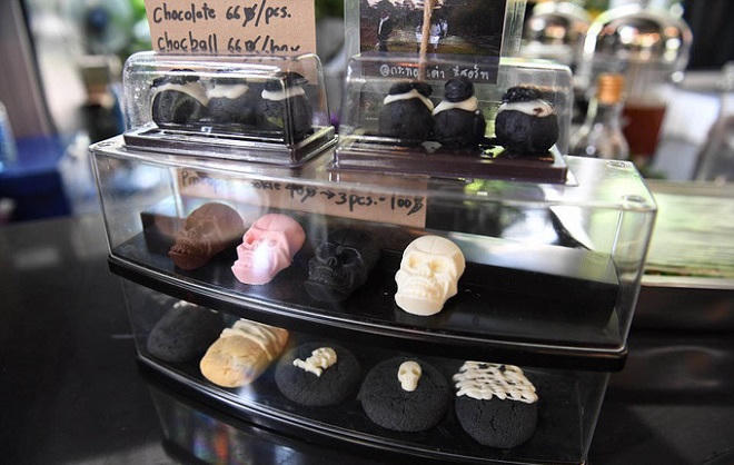 Nơi khách được dự đám tang của chính mình ở Thái Lan