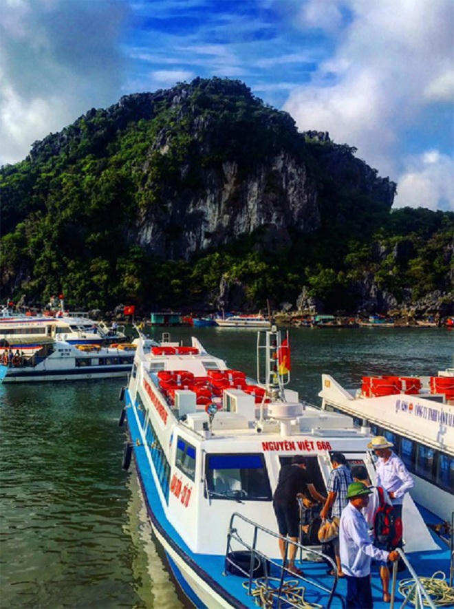 Tận hưởng biển xanh, cát trắng ngày hè trên đảo Quan Lạn