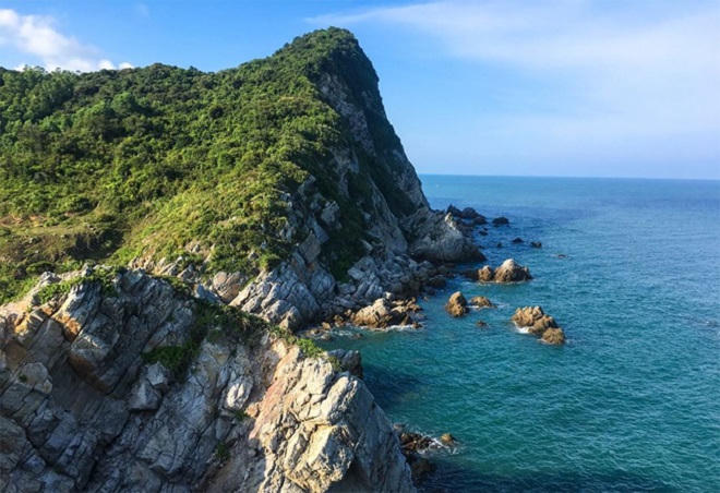 Tận hưởng biển xanh, cát trắng ngày hè trên đảo Quan Lạn