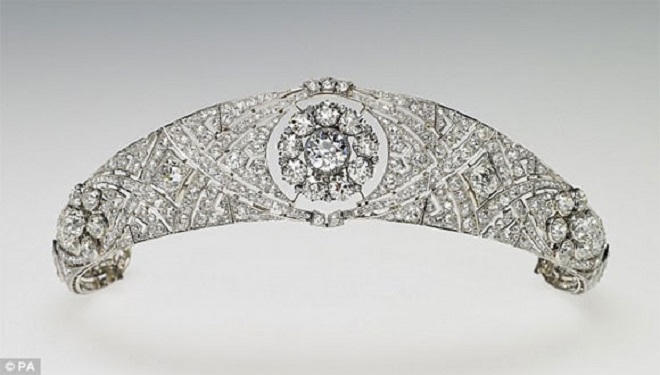 Công nương Meghan Markle sở hữu bộ sưu tập nữ trang ước tính 30 tỷ đồng