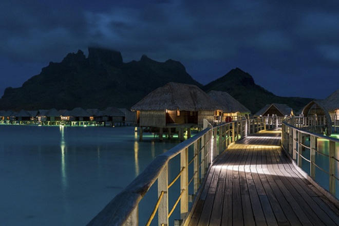 Lạc vào hòn đảo thiên đường nước trong, cát trắng, san hô rực rỡ sắc màu