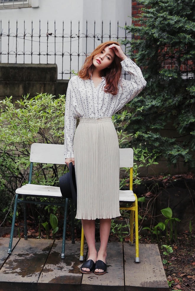 Không thể bỏ qua những kiểu áo sơ mi cách điệu vô cùng hot trong mùa hè này