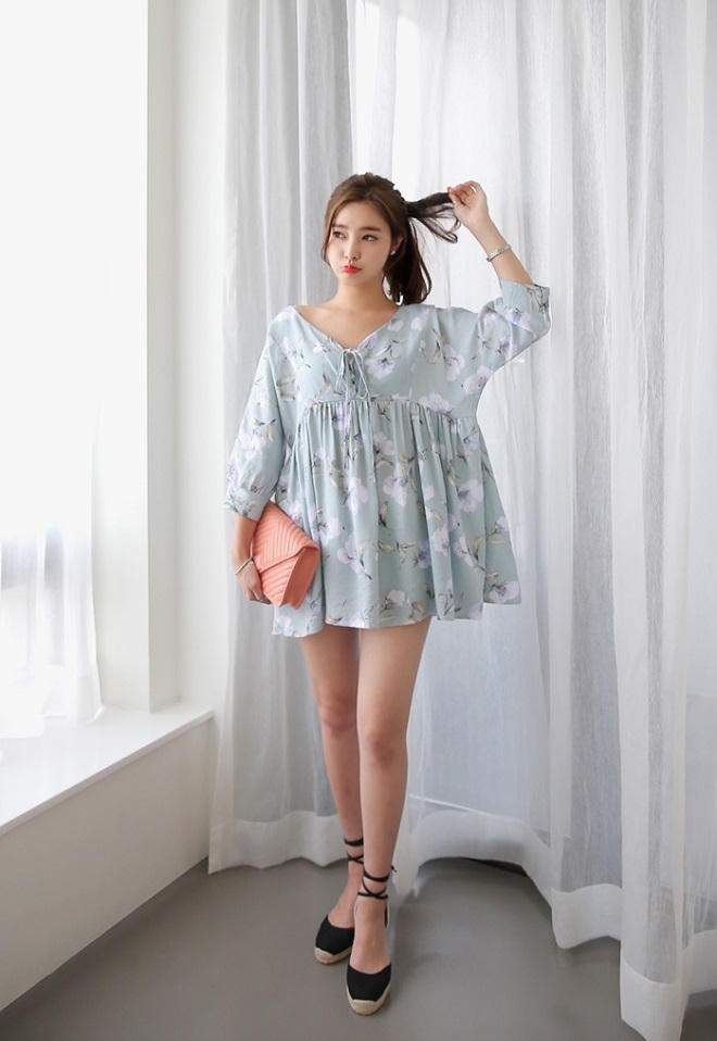 Không thể bỏ qua những kiểu áo sơ mi cách điệu vô cùng hot trong mùa hè này