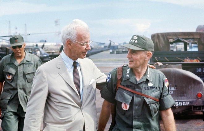 Sài Gòn 1972 trong con mắt một nhà báo nước ngoài: Lời thầy bói đáng tin hơn lời 'đồng minh' Mỹ