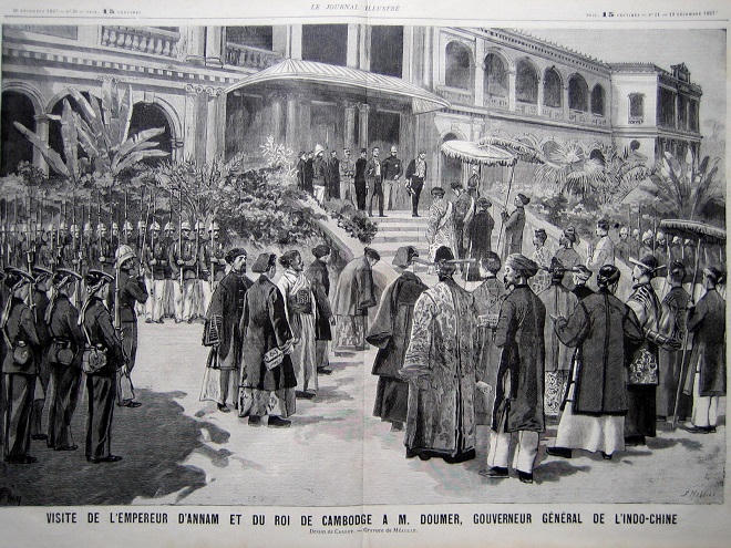 Vua triều Nguyễn khổ vì 'sống như hình nộm' theo luật tục