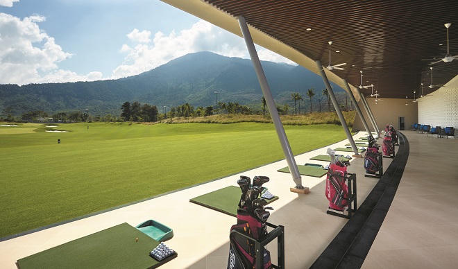 Chơi golf giữa núi đồi Đà Nẵng