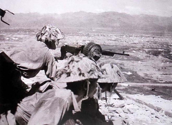 Sức mạnh 'hồn xiêu phách lạc' của pháo binh Việt Minh