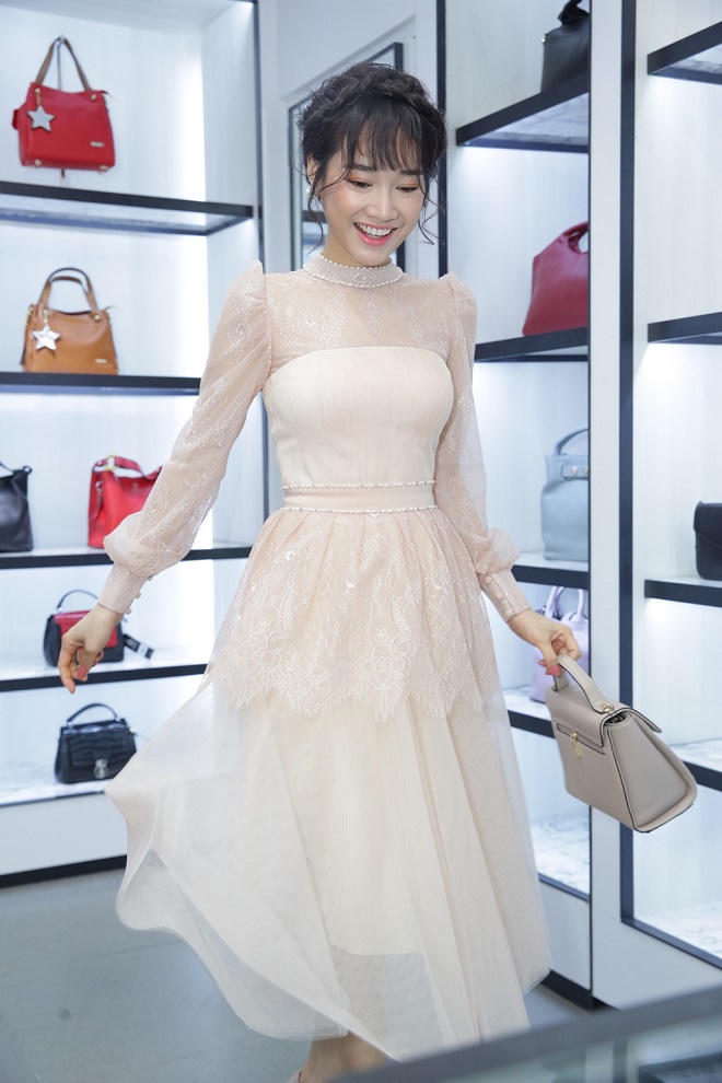 Phong cách thời trang nữ tính đến gợi cảm của diễn viên Nhã Phương