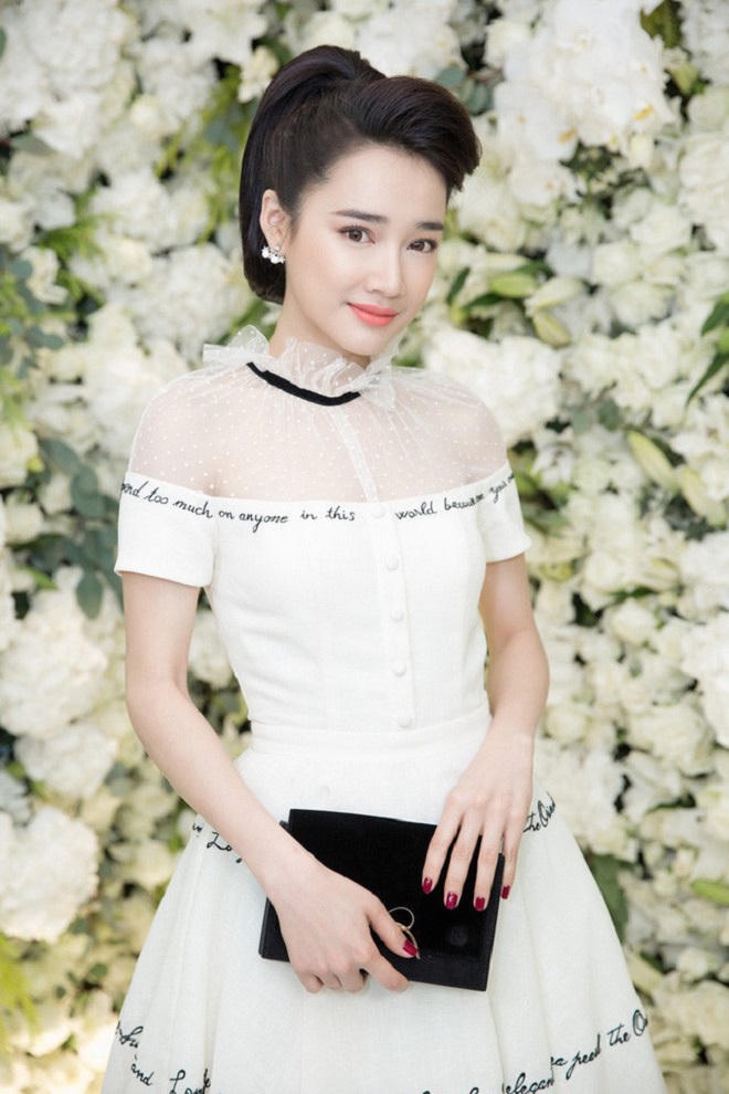 Phong cách thời trang nữ tính đến gợi cảm của diễn viên Nhã Phương