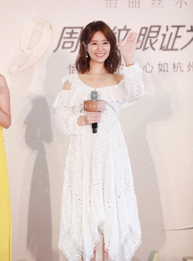 Lâm Tâm Như ghi điểm với kiểu tóc mới và phong cách thời trang vô cùng nữ tính