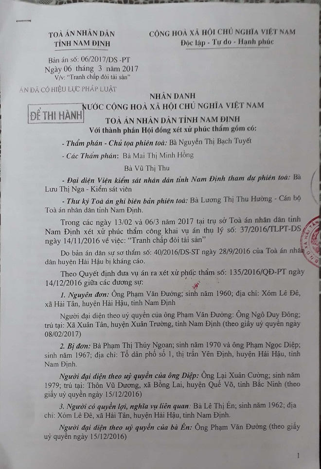 Vợ chồng Bí thư thị trấn bị kiện vay tiền tỷ của người dân không chịu trả