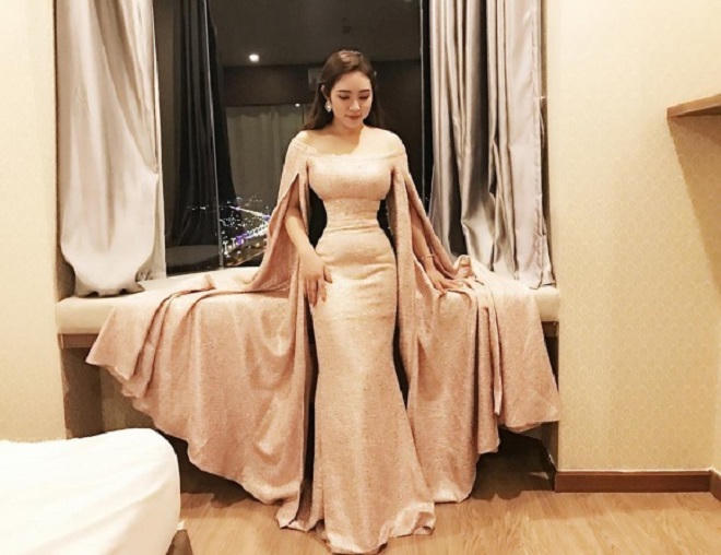 Ấn tượng với chiếc váy "đánh lừa thị giác" của ca sĩ Bảo Trâm 