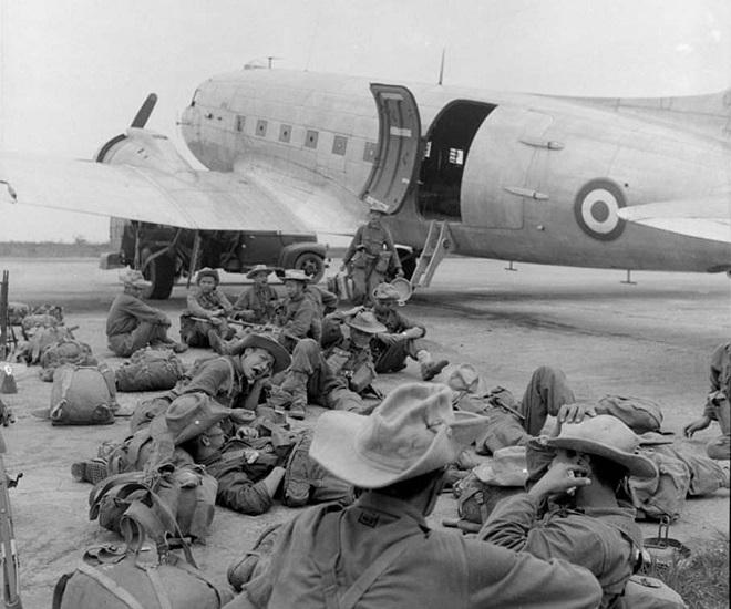 Điện Biên Phủ trong hồi ức một sĩ quan Pháp (Bài 4): Cuộc giao tranh dai dẳng giành giật năm quả đồi