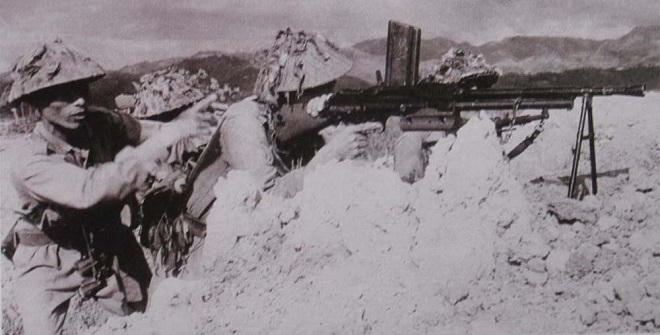 Điện Biên Phủ trong hồi ức một sĩ quan Pháp (Bài 4): Cuộc giao tranh dai dẳng giành giật năm quả đồi