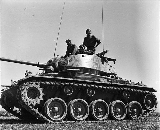 Điện Biên Phủ trong hồi ức một sĩ quan Pháp (Bài 4): Cuộc giao tranh dai dẳng giành giật năm quả đồi