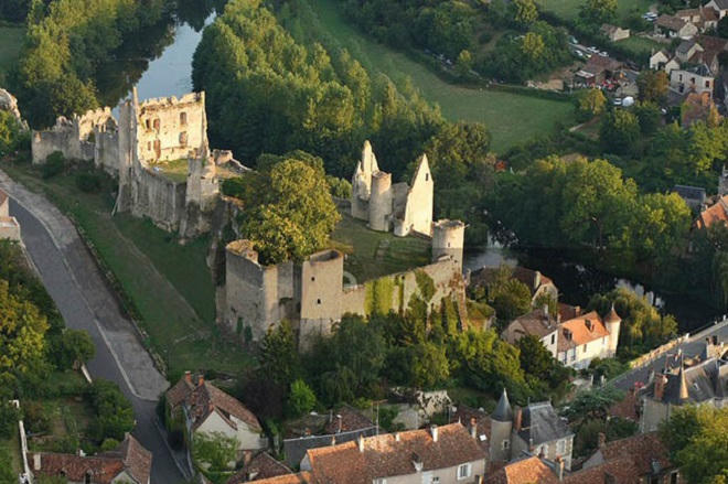 Những ngôi làng thanh bình ở nước Pháp