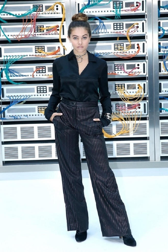 Gu mặc đậm chất Pháp của 'Cô gái xinh đẹp nhất thế giới'