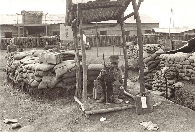 Tổng thống sai lầm, tướng dưới quyền uất ức tự sát