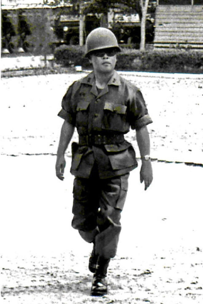 Tổng thống sai lầm, tướng dưới quyền uất ức tự sát