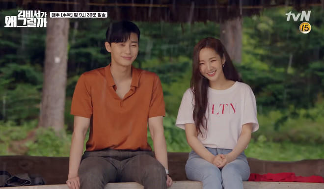 Chiếc áo thun hơn 8 triệu đồng gây sốt của 'Thư ký Kim'