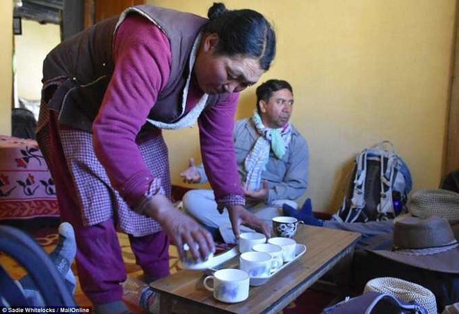 Ngôi làng độc đáo ở Ấn Độ chỉ dùng điện 3 tiếng mỗi ngày