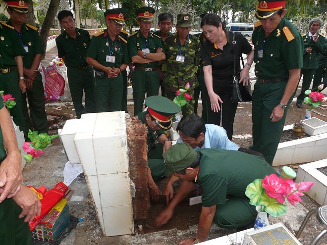 Lặn lội đưa đồng đội về yên giấc nơi quê nhà