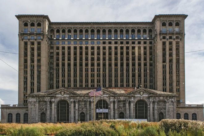 Dù sợ nhưng du khách vẫn kéo tới khám phá những địa điểm bỏ hoang này