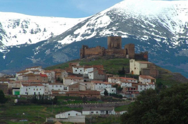 Ngôi làng phù thủy bị 'nguyền rủa' cả trăm năm