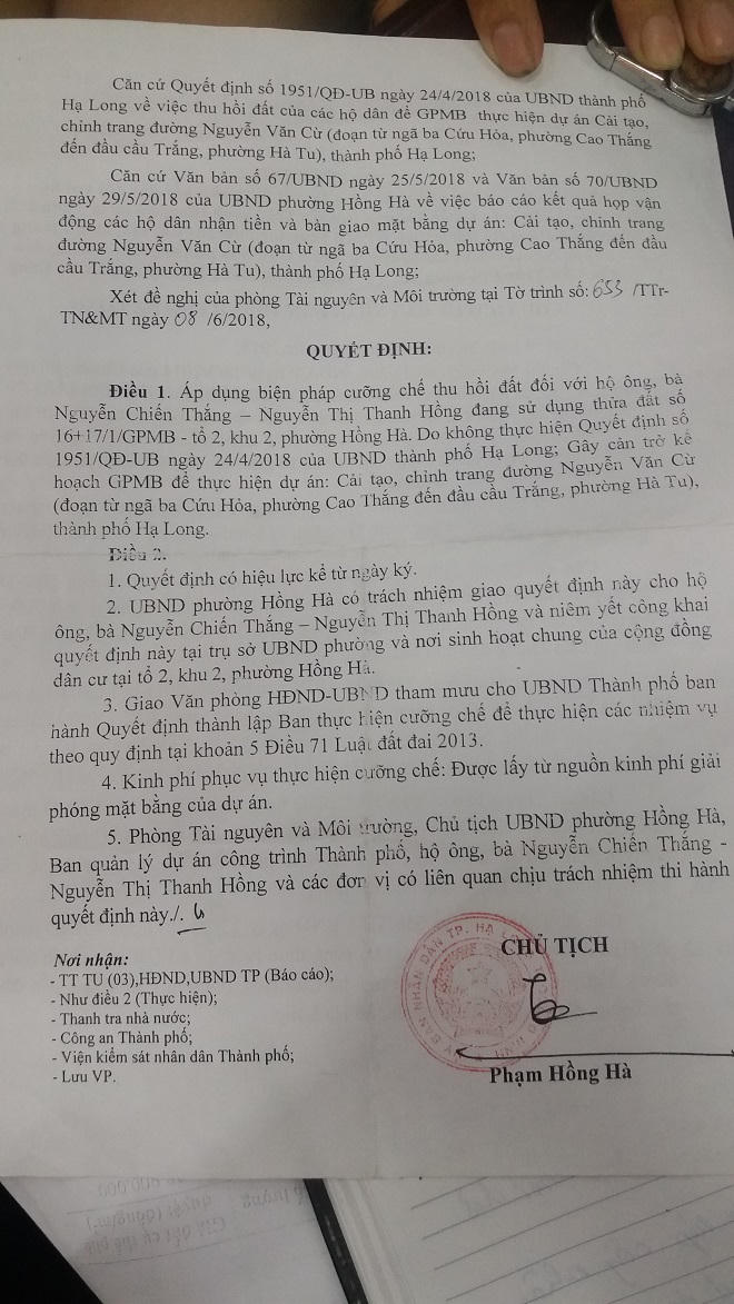 Quảng Ninh: “Cưa đôi” nhà dân phục vụ dự án chỉnh trang đô thị?