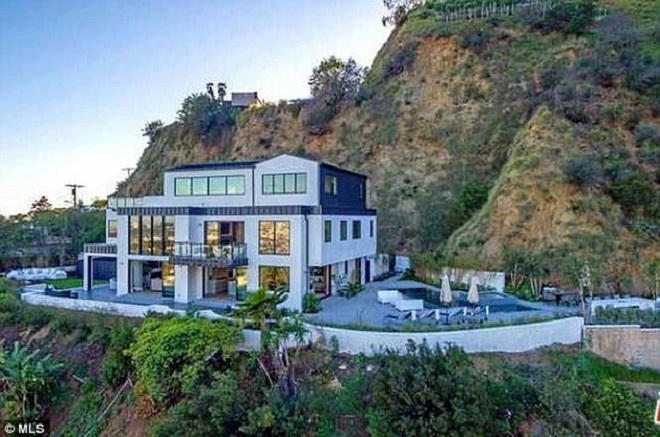 Demi Lovato đi cấp cứu vì dùng ma túy quá liều