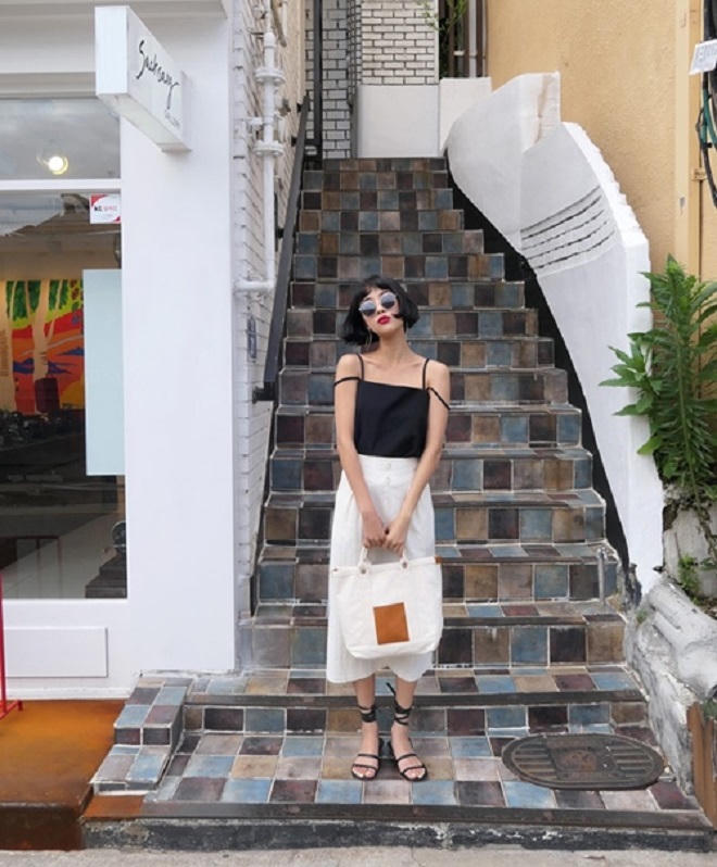 4 cách lên đồ cực sang chảnh và thời thượng với chiếc áo hai dây đang "làm mưa làm gió" trong hè này