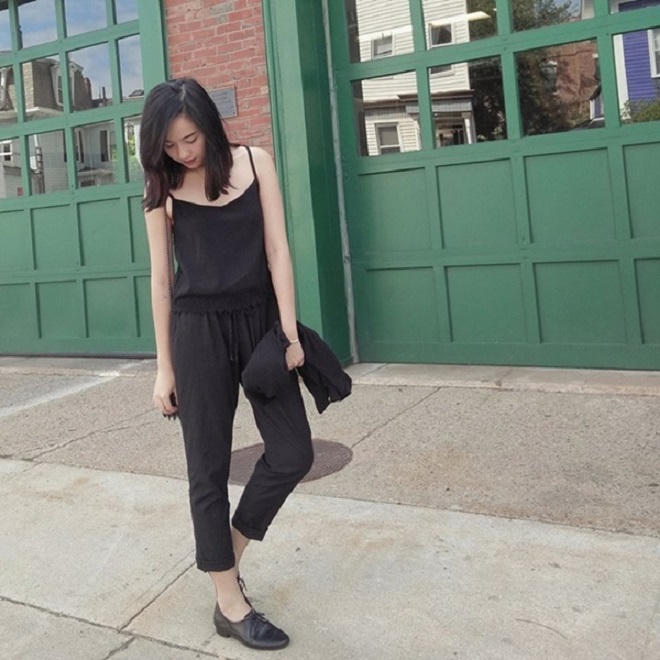 4 cách lên đồ cực sang chảnh và thời thượng với chiếc áo hai dây đang "làm mưa làm gió" trong hè này