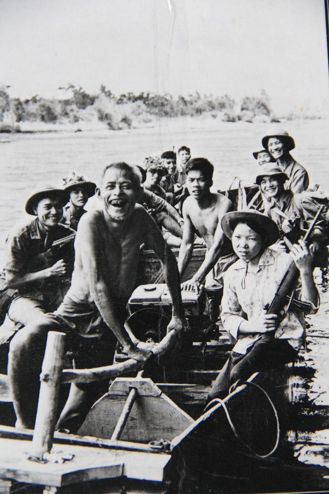 Cha con 'người Anh hùng' thầm lặng bên dòng sông Thạch Hãn