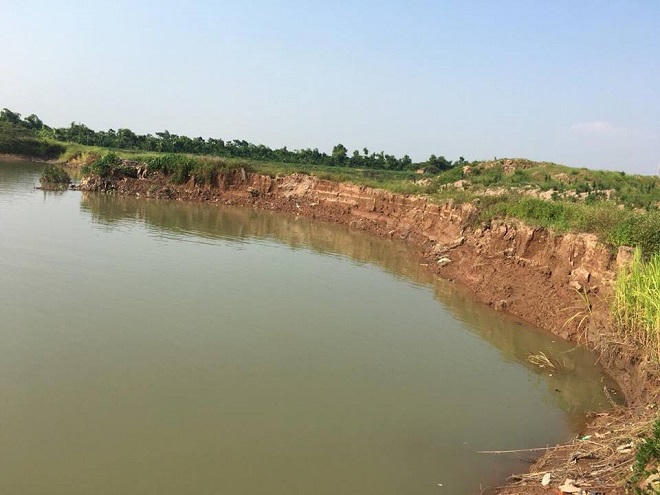 Bãi sông bị “rút ruột” được “hoàn thổ” bằng rác “lậu”