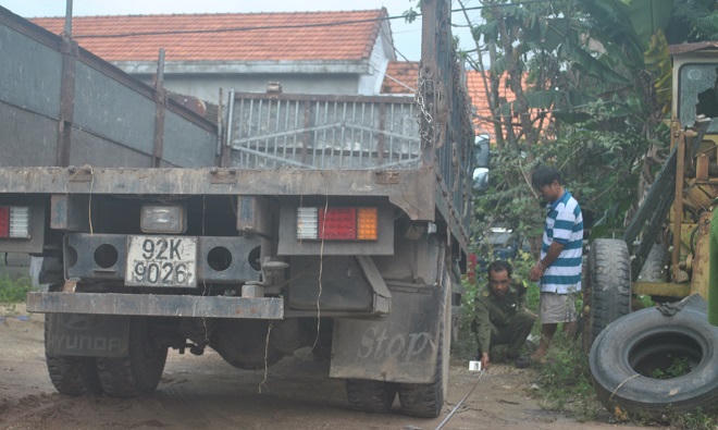 Hé lộ “độc chiêu” trộm bình ắc quy xe ô tô