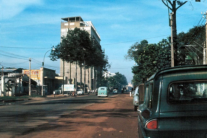 Tỷ phú 'tàn đời' vì trái ý quan chức (Bài cuối): Hàn vi cơ cực đến thành công tột đỉnh