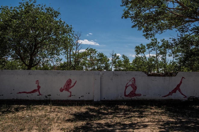 Ngôi làng “cải lão hoàn đồng” nhờ yoga